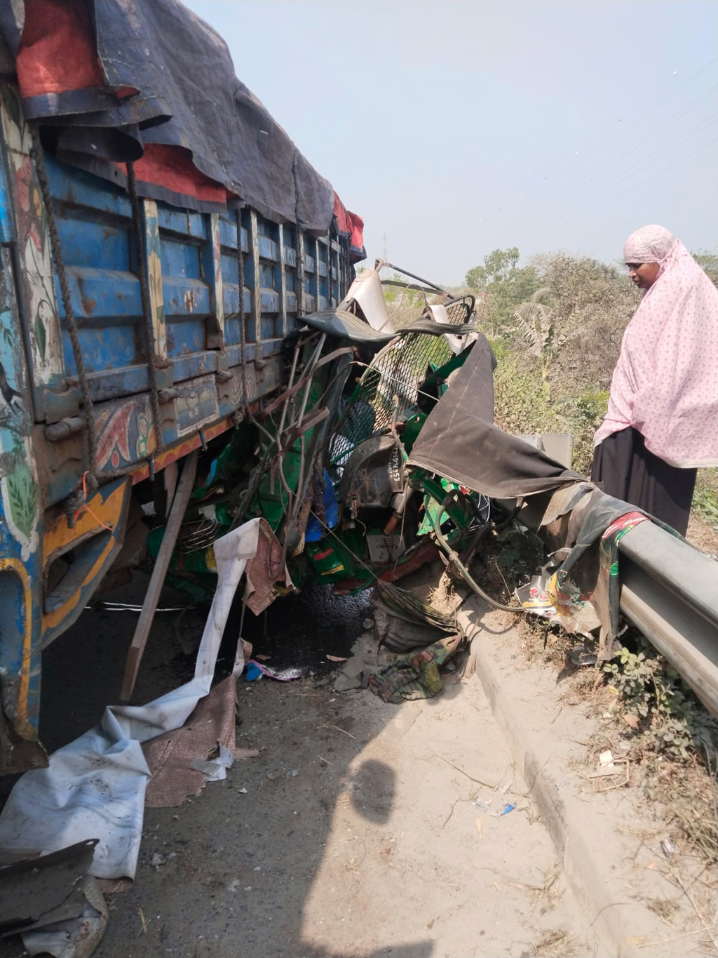 মুন্সিগঞ্জে ট্রাকচাপায় অটোরিকশার যাত্রী নিহত, চালককে গণপিটুনি