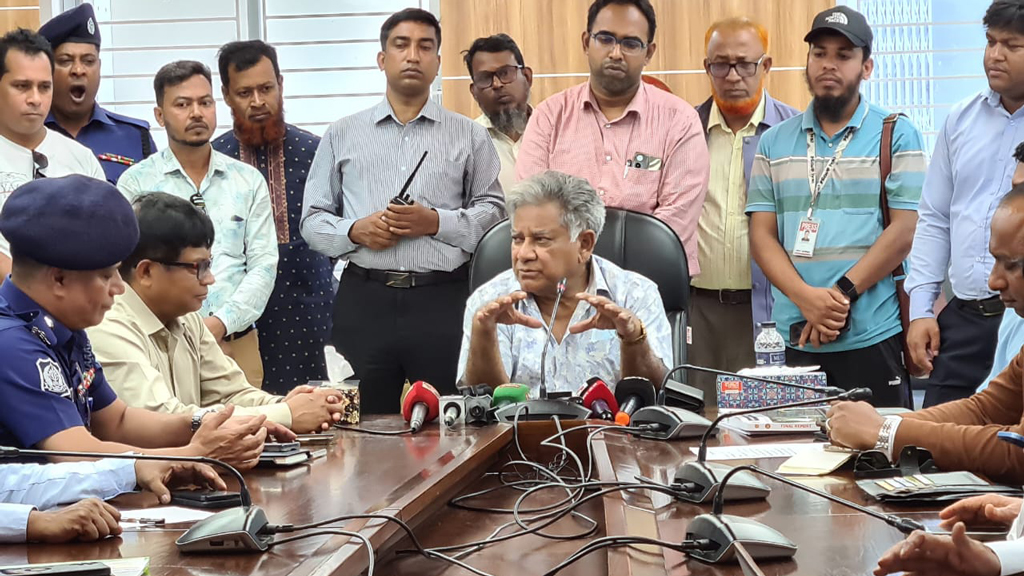 শিমুলিয়া ঘাট আমাদের ঐতিহ্য, আবারও ফেরি চালু হবে: উপদেষ্টা সাখাওয়াত