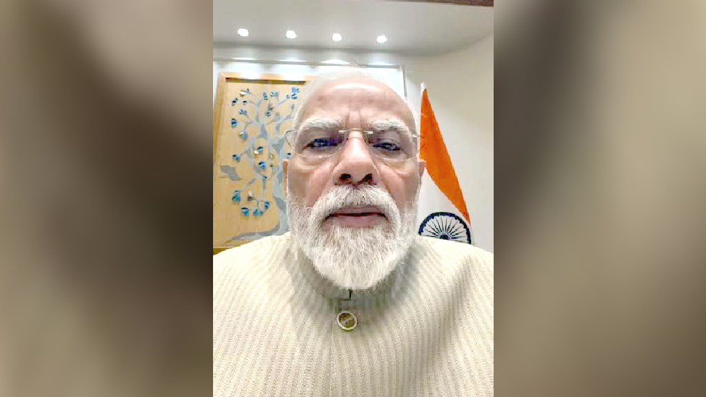 মধ্যরাতে লাইভে এসে পুরোনো প্রতিশ্রুতিই দিলেন মোদি, ৩ বছরে চারবার