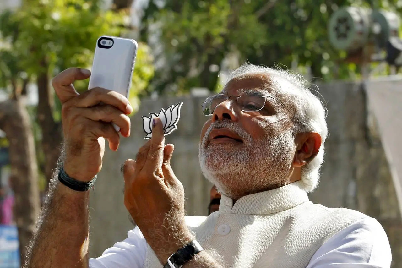 ফোন প্রস্তুতকারকদের সোর্স কোড দিতে বাধ্য করতে চায় মোদি সরকার