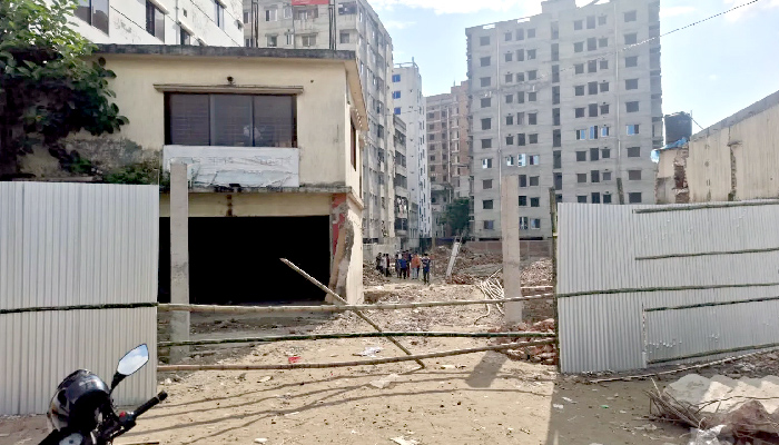 মোহাম্মদপুরে ৩৫ কাঠা জমি দখলে হামলা
