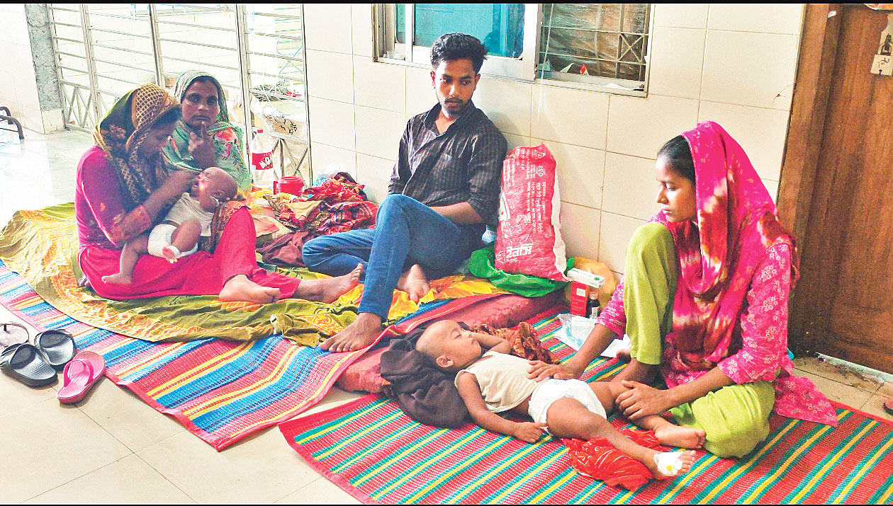মমেক হাসপাতাল: তিন মাসেও হয়নি আইসিইউ
