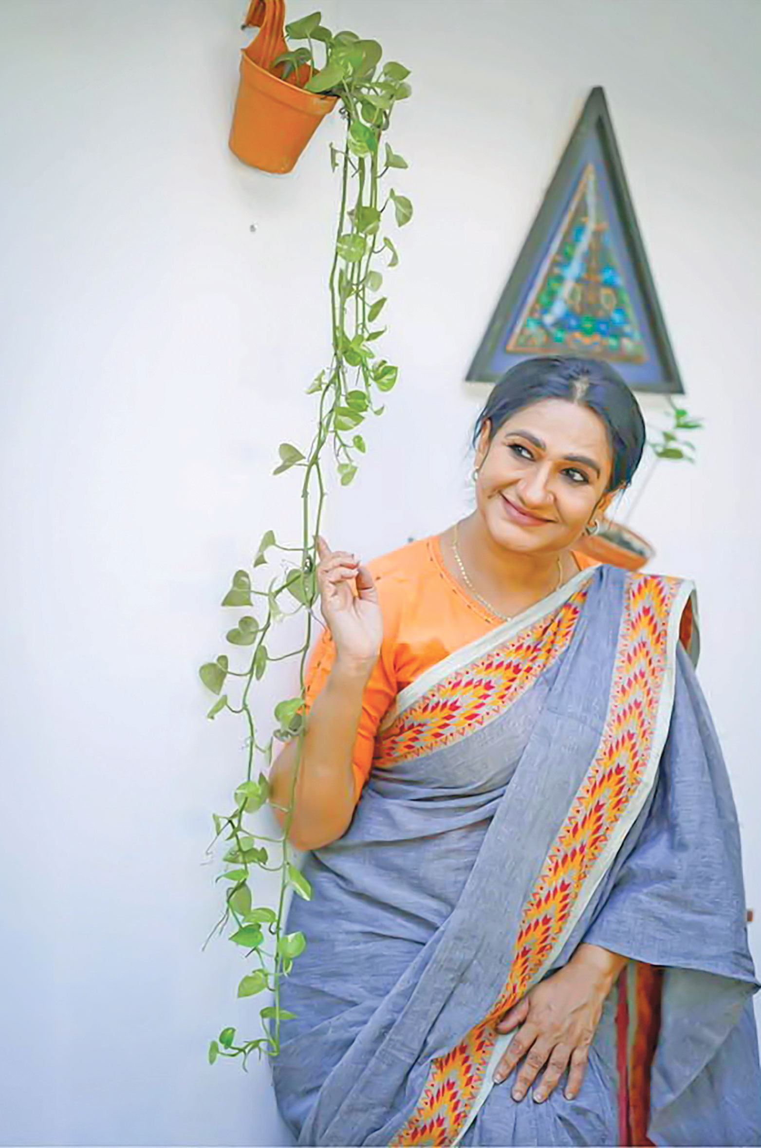 ওটিটি নিয়ে আক্ষেপ: নাটকেই ভালো আছেন মনিরা মিঠু