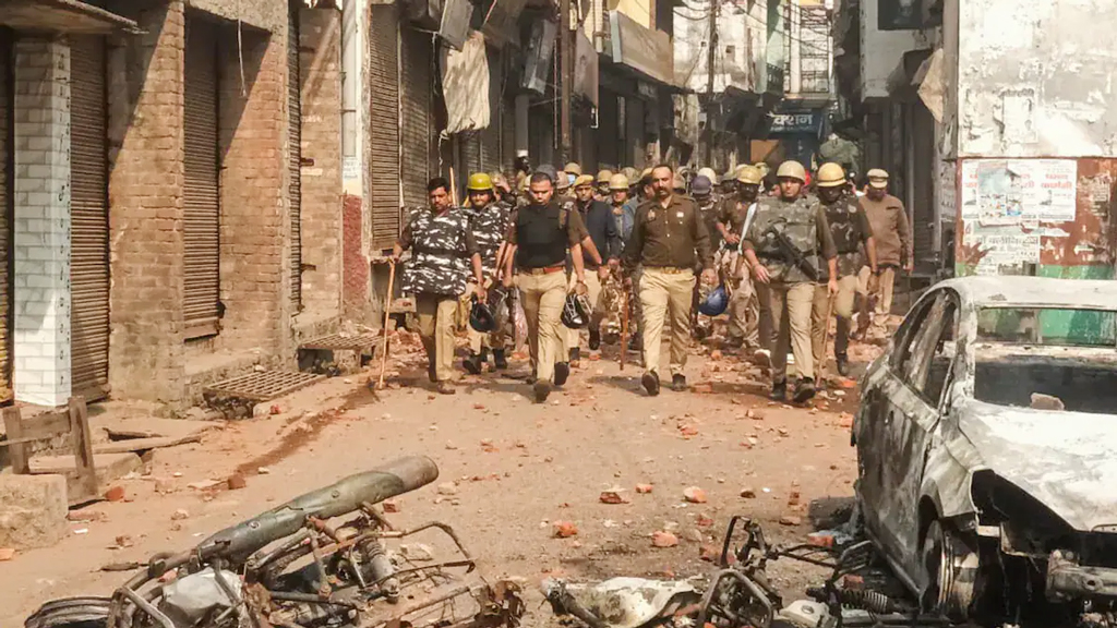 ভারতে মুঘল আমলের মসজিদে জরিপকে কেন্দ্র করে সংঘর্ষে নিহত ২