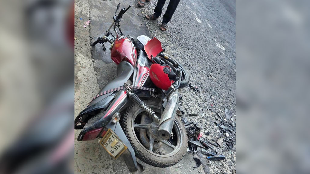 মাগুরা সদরের বেলনগরে দুই মোটরসাইকেলের মুখোমুখি সংঘর্ষে কৃষক আব্দুল্লাহ নিহত, আহত ১