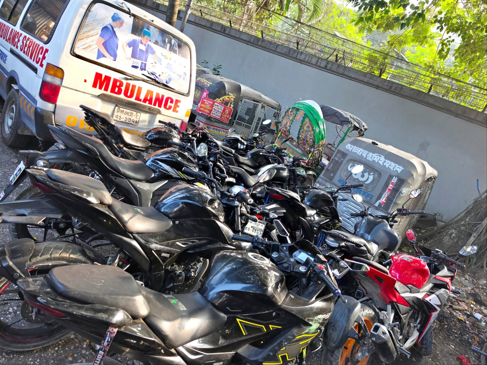 চোর চক্রের ৪ সদস্য গ্রেপ্তার, উদ্ধার ১৬ মোটরসাইকেল