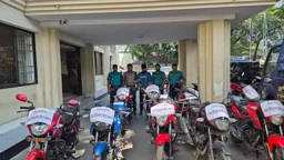 চক্রের একজনকে গ্রেপ্তারের পর একে একে উদ্ধার চুরির ১৪টি বাইক
