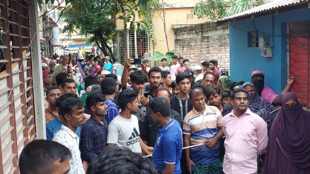 ‘যে ভাইকে জেল থেকে বের করেছি, সে আমার স্ত্রী-সন্তানকে মারল’