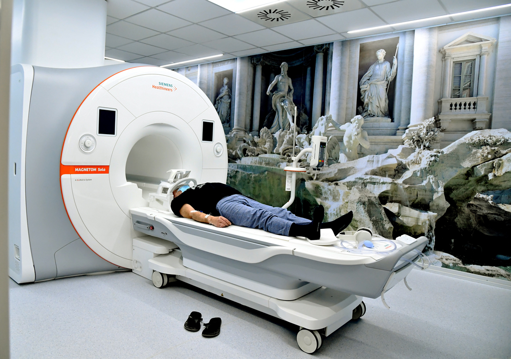 ইরান-ইসরায়েল যুদ্ধের প্রভাবে হিলিয়াম সংকট—ব্যাহত হতে পারে এমআরআই সেবা