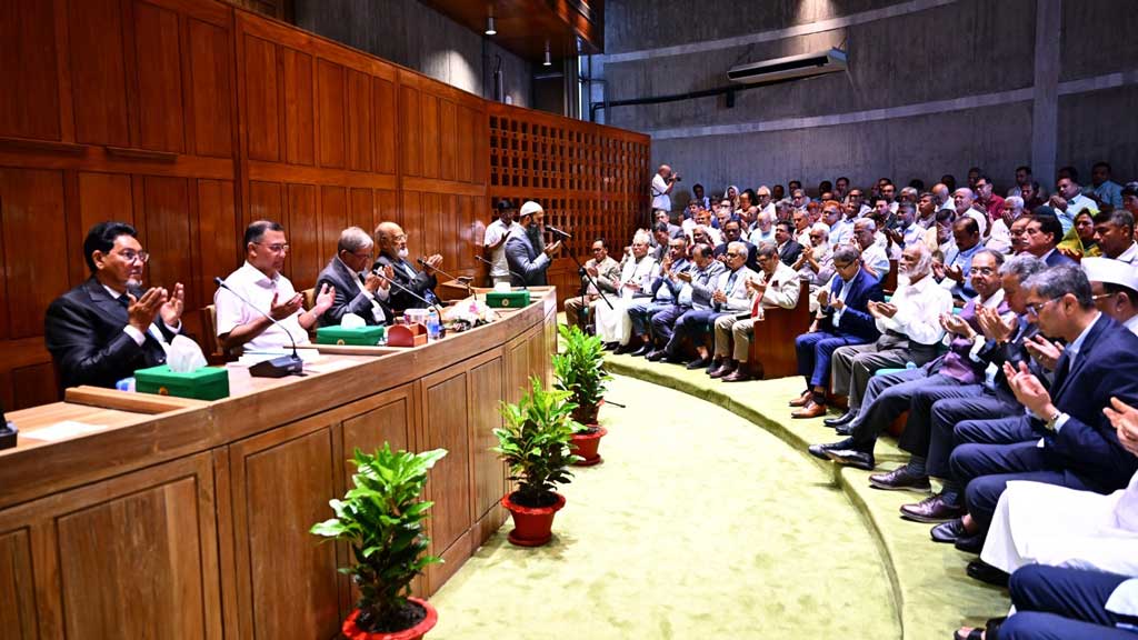 বারবার কাঁদলেন মির্জা ফখরুল, সহযোদ্ধাদের বললেন ‘মিস করব’