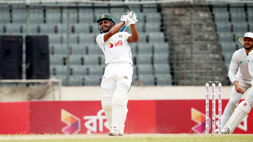 বাংলাদেশের হতাশার মাঝে আইসিসির সুখবর পেলেন মিরাজ