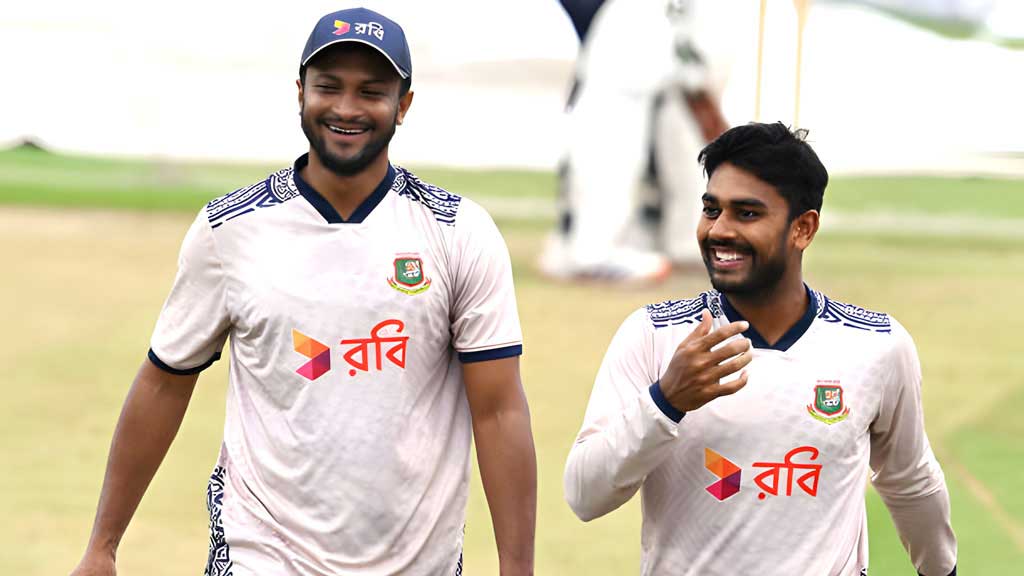 রাজার জায়গায় মিরাজকে চাচ্ছে লাহোর