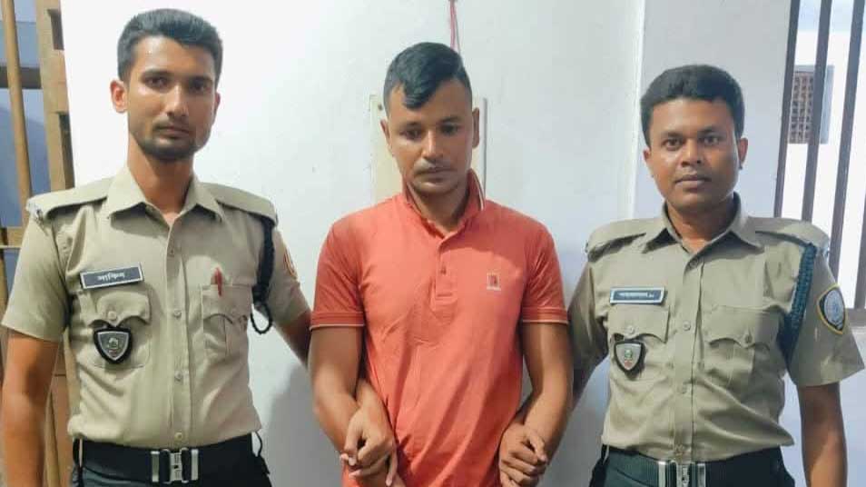 মির্জাগঞ্জে ইয়াবাসহ যুবক আটক