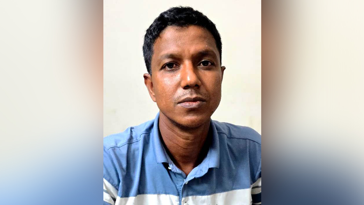 থানায় এসে আত্মসমর্পণ স্বামীর, কুড়াল দিয়ে স্ত্রীকে হত্যার স্বীকারোক্তি