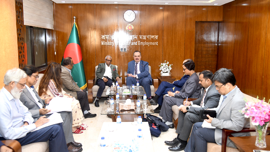 শ্রম আইন বাস্তবায়নের ওপর নির্ভর করছে যুক্তরাষ্ট্রের সঙ্গে বাণিজ্য: মার্কিন রাষ্ট্রদূত