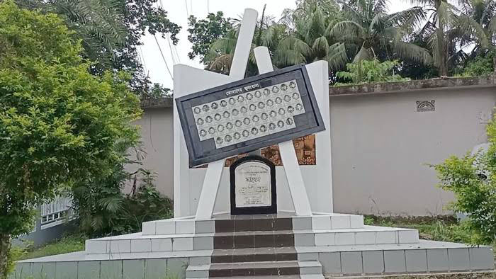 মিরসরাই ট্র্যাজেডি: আজও থামেনি স্বজনদের কান্না