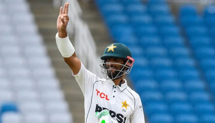 দলের সঙ্গে থাকলেও কেন খেলতে পারবেন না পাকিস্তানি ক্রিকেটার