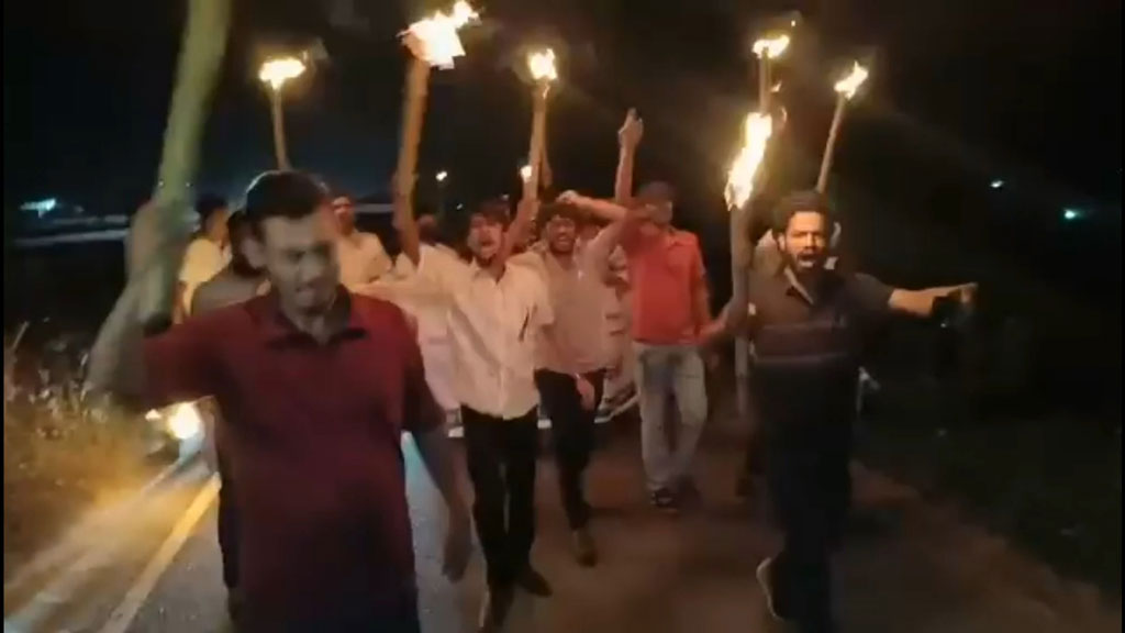 টাঙ্গাইলে আওয়ামী লীগের সমর্থনে মশাল মিছিল
