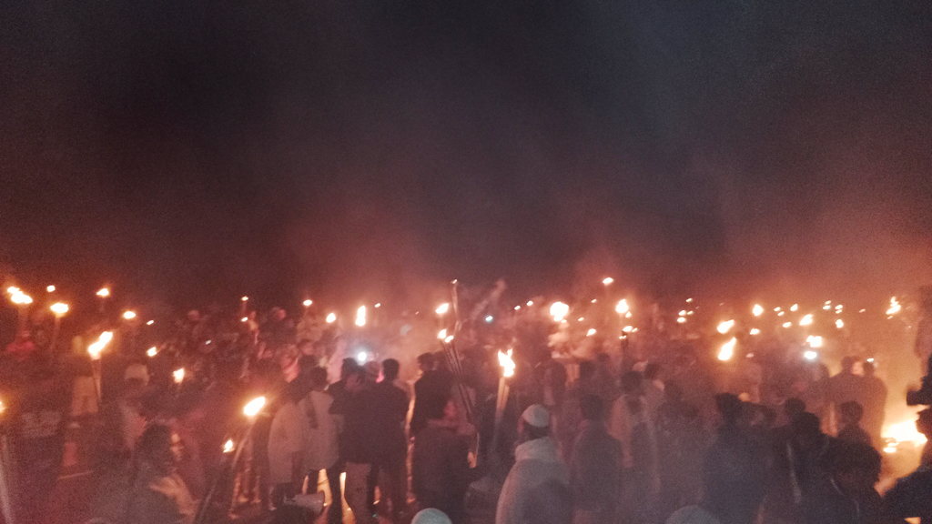 শিবচরে ঢাকা-ভাঙ্গা এক্সপ্রেসওয়েতে মশাল মিছিল, অবরোধ কামাল সমর্থকদের