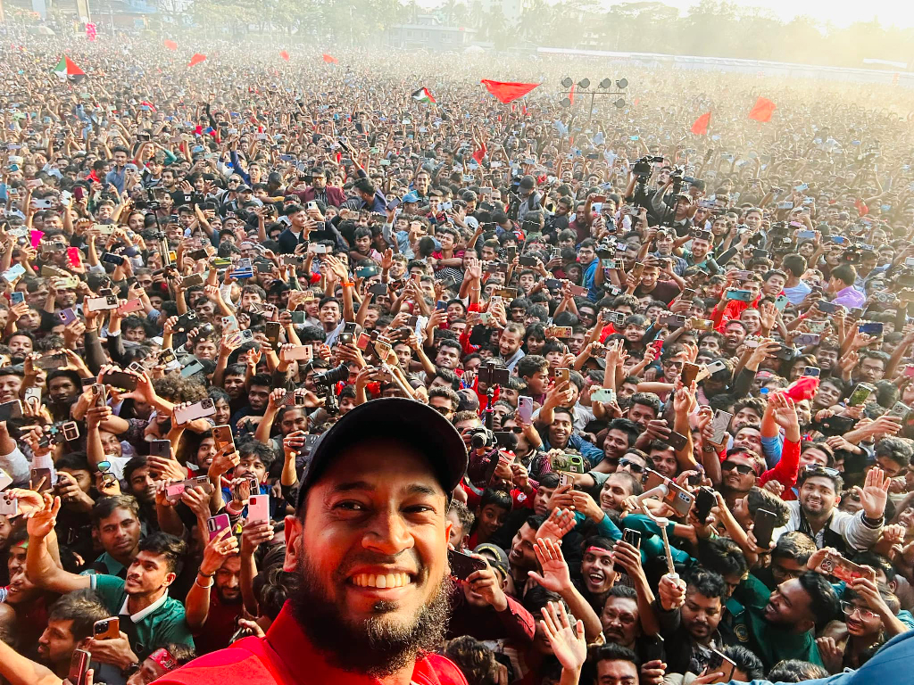 বরিশালে আজ রাজকীয় সংবর্ধনা পায় ফরচুন বরিশাল। সৌজন্য ছবি