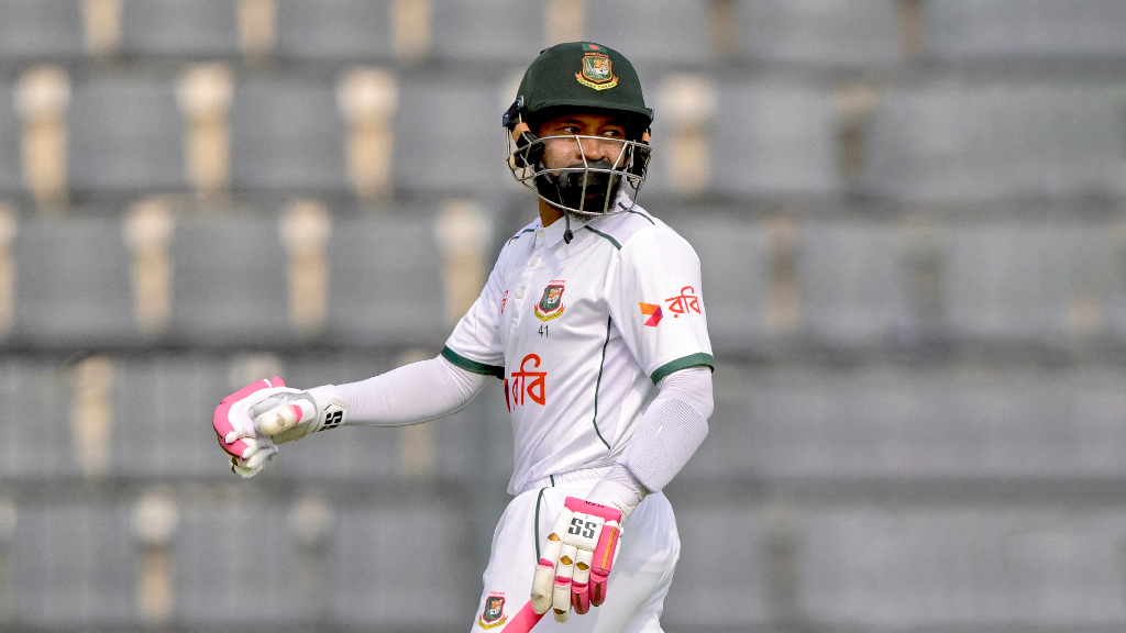 আবারও কাঠগড়ায় মুশফিক
