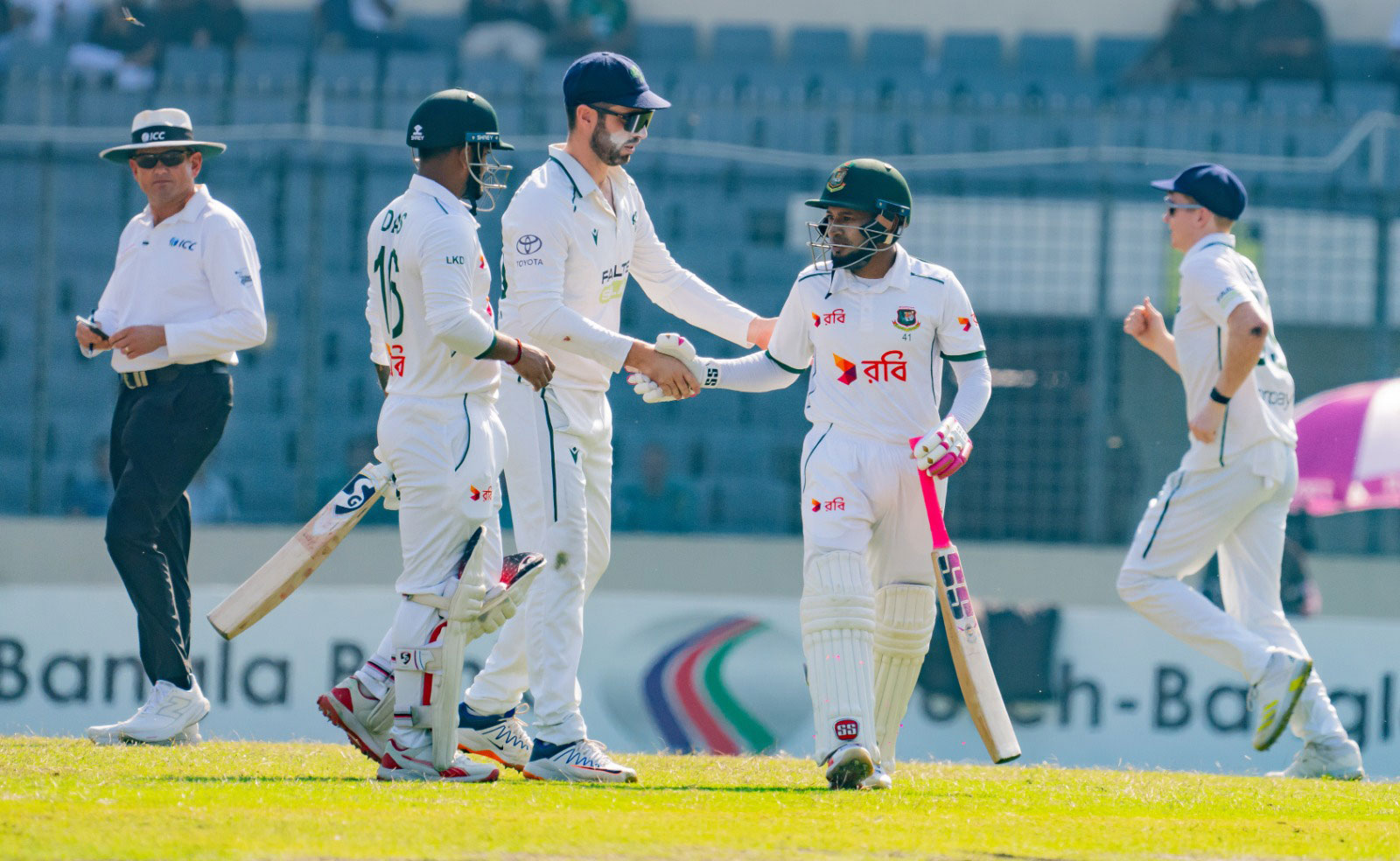 ৫০০-এর আশা জাগিয়েও শেষের ধসে দ্রুত শেষ বাংলাদেশ