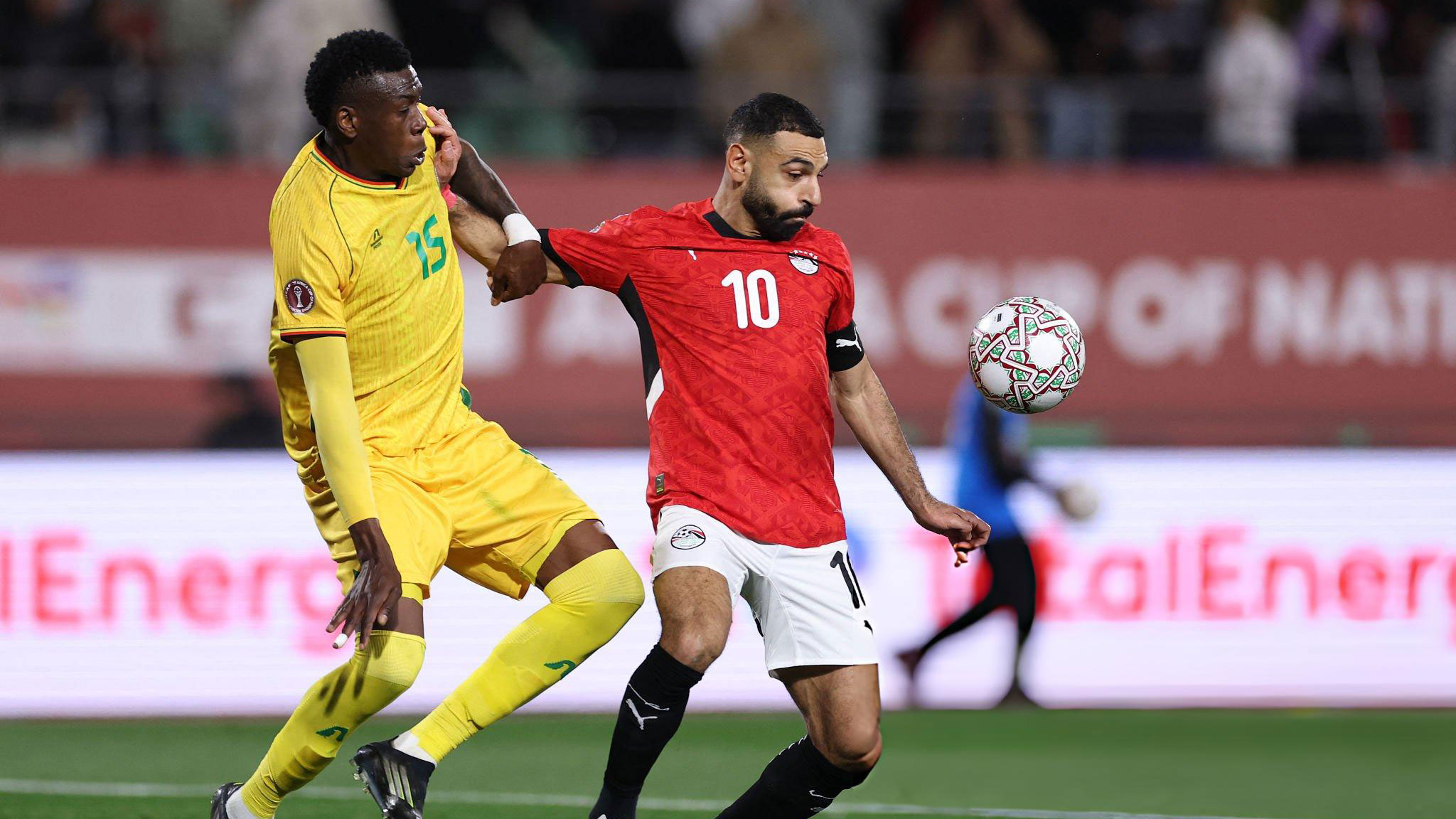 সালাহর শেষ মুহূর্তের গোলে জিম্বাবুয়েকে হারাল মিসর