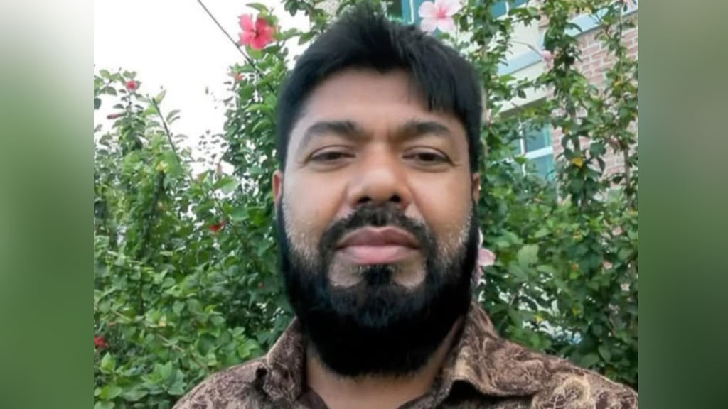দোকান বন্ধ করে বাড়ি ফেরার পথে ব্যবসায়ীকে কুপিয়ে হত্যা