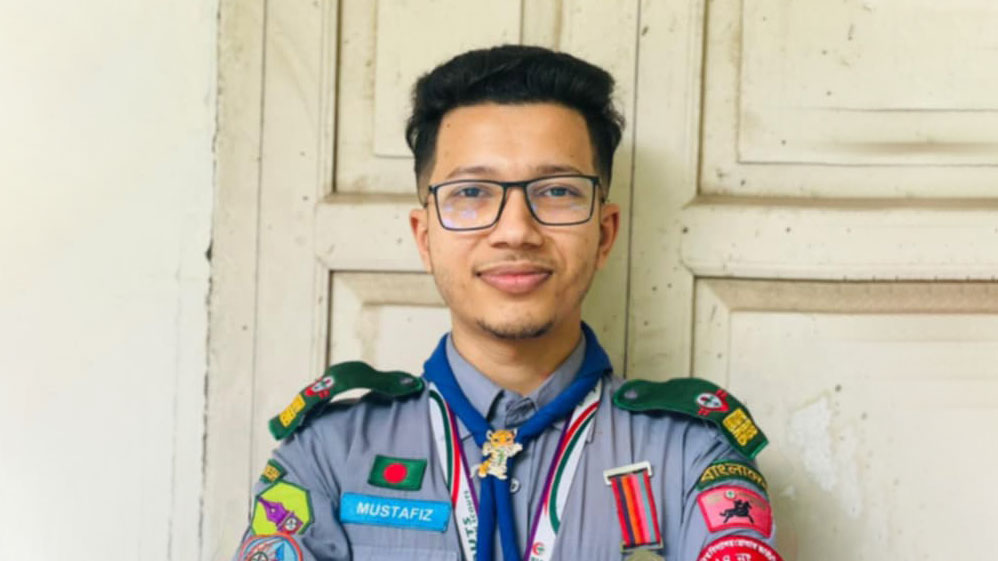 ‘নম্বর টু দ্য ন্যাশনাল সার্ভিস অ্যাওয়ার্ড’ পেলেন জবির মোস্তাফিজ