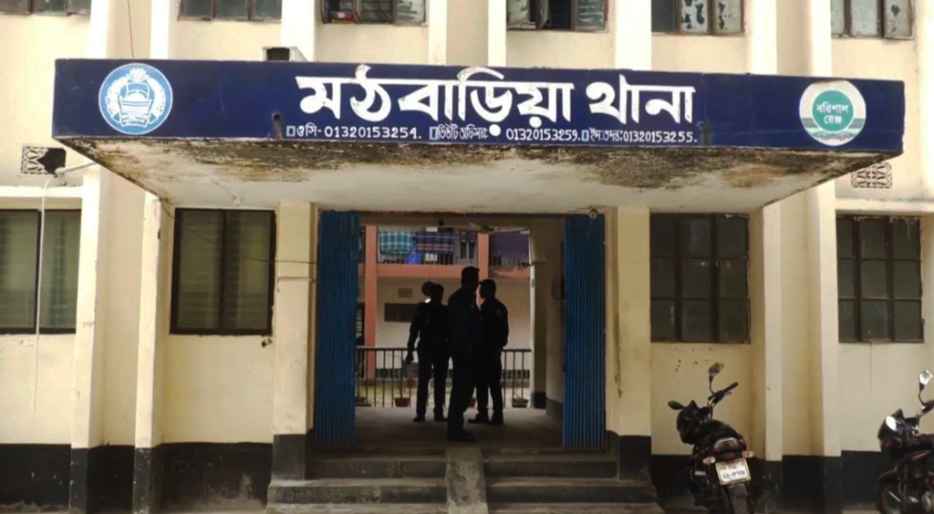পিরোজপুরে ঘর থেকে বৃদ্ধের লাশ উদ্ধার, পুলিশ হেফাজতে ছেলে