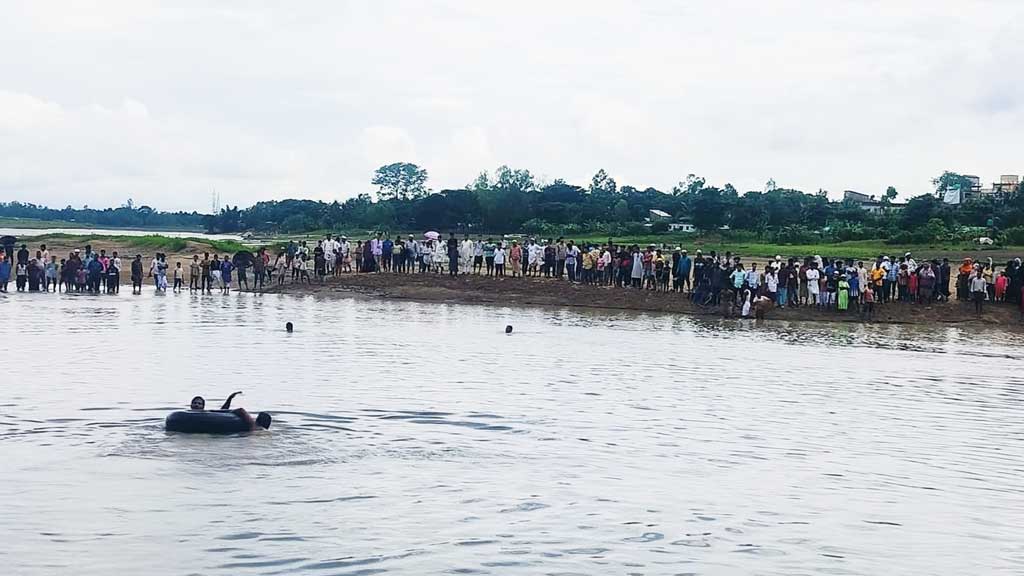 মাতামুহুরীতে গোসলে নেমে ছাত্রী নিখোঁজ, দুজনকে জীবিত উদ্ধার