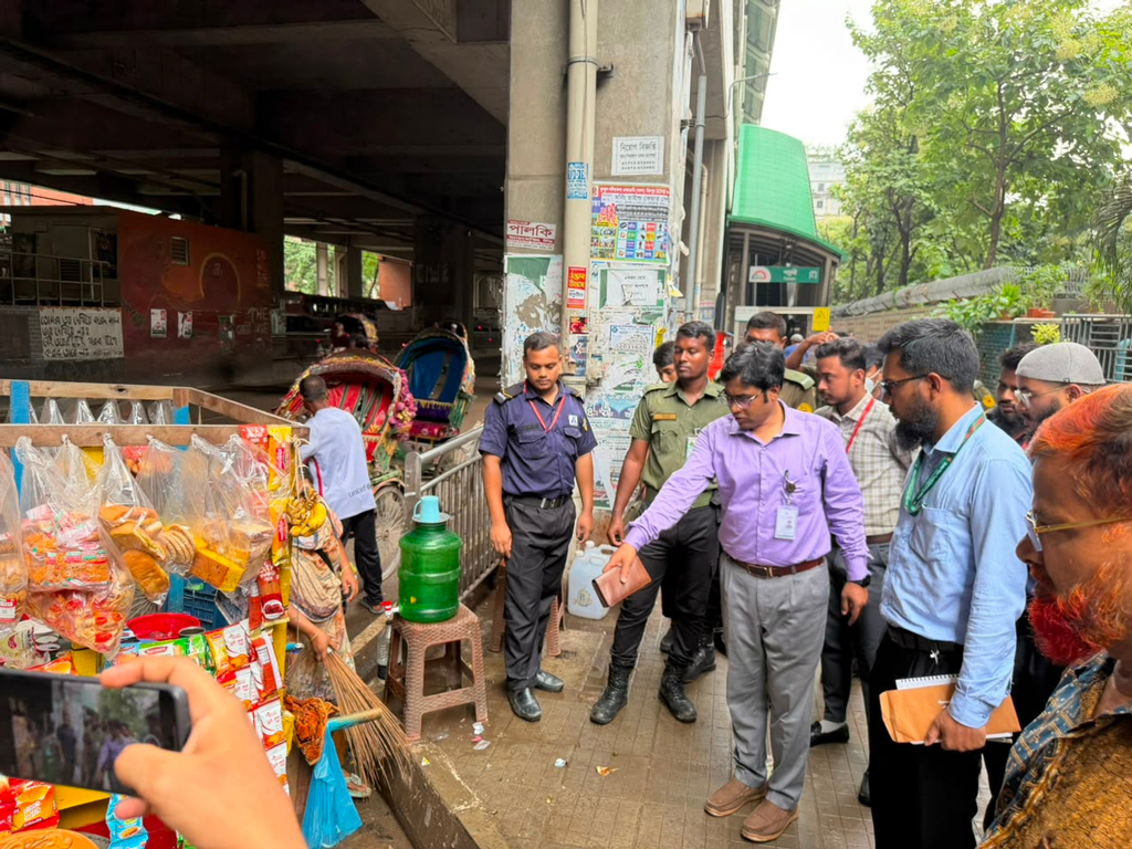 চার মেট্রোস্টেশন এলাকায় অভিযান, উচ্ছেদ করা হলো অবৈধ দোকানপাট