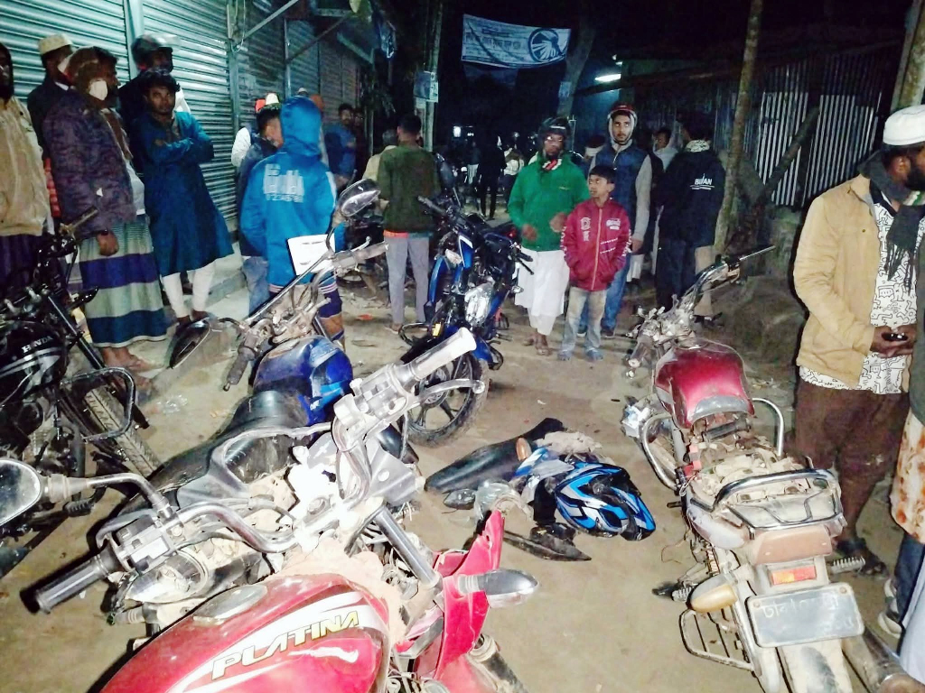 বরিশালে বিএনপি-জামায়াত সংঘর্ষে আহত ১২, পাল্টাপাল্টি মামলা