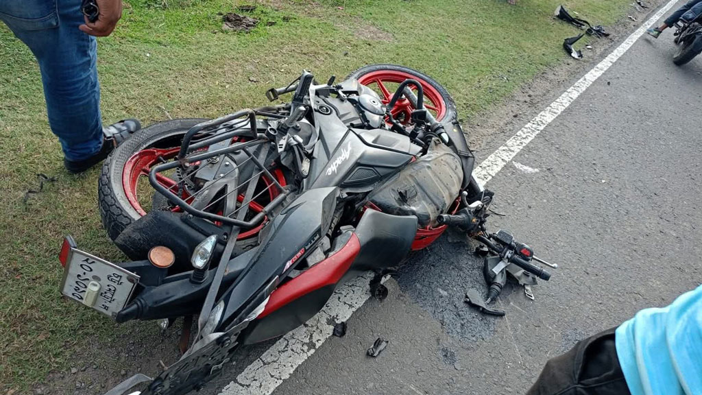 বাগেরহাটে বাস-মোটরসাইকেল সংঘর্ষে নিহত দুই