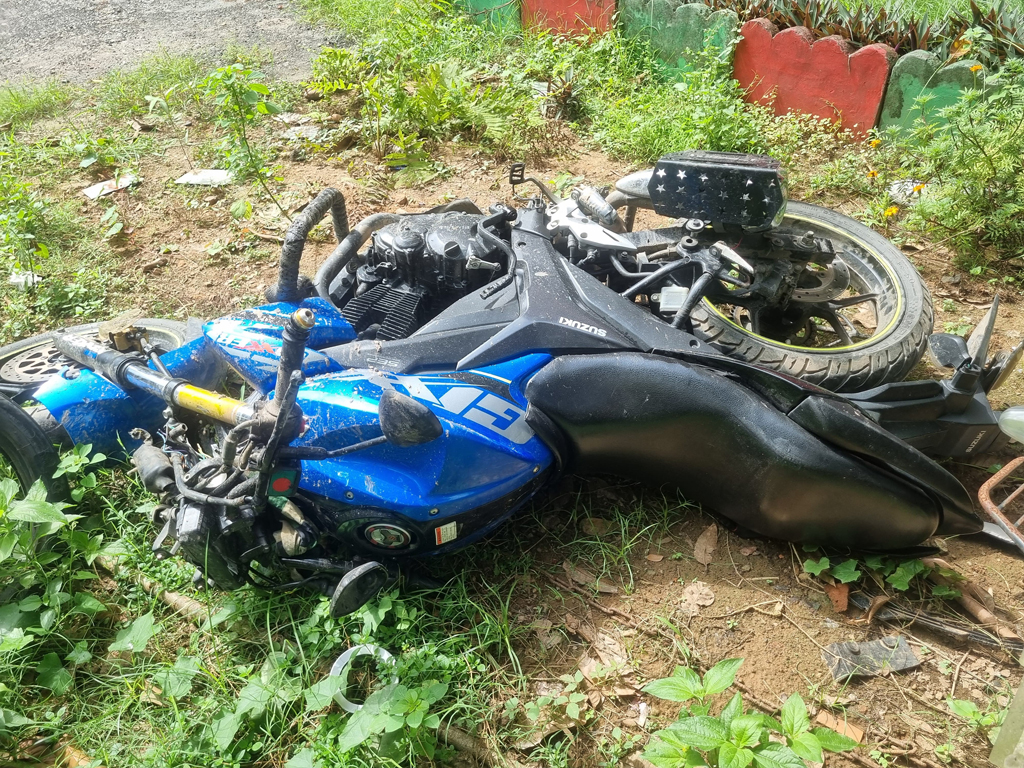 ট্রাক-মোটরসাইকেল সংঘর্ষ: সড়কে ঝরল দুই বন্ধুর প্রাণ