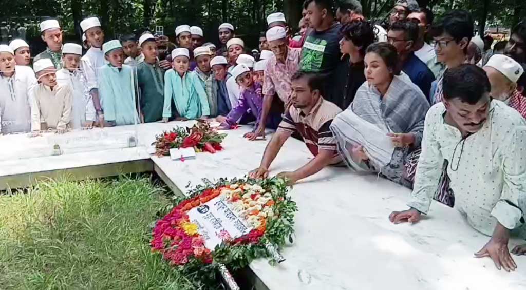 শ্রদ্ধা-ভালোবাসায় হুমায়ূনকে স্মরণ নুহাশপল্লীতে
