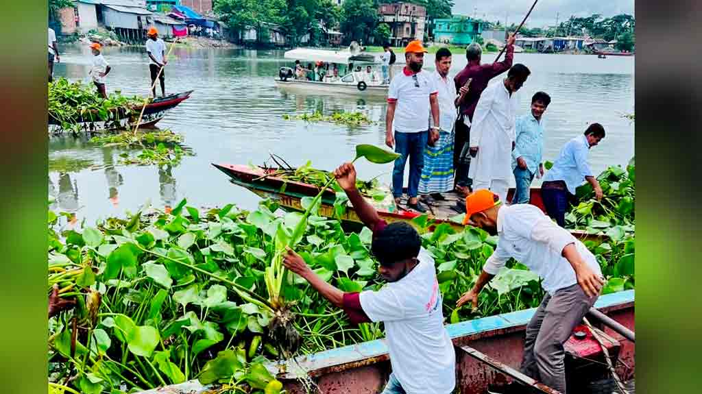 মুলাদীতে স্বেচ্ছাশ্রমে চলাচল উপযোগী হলো জয়ন্তী নদী