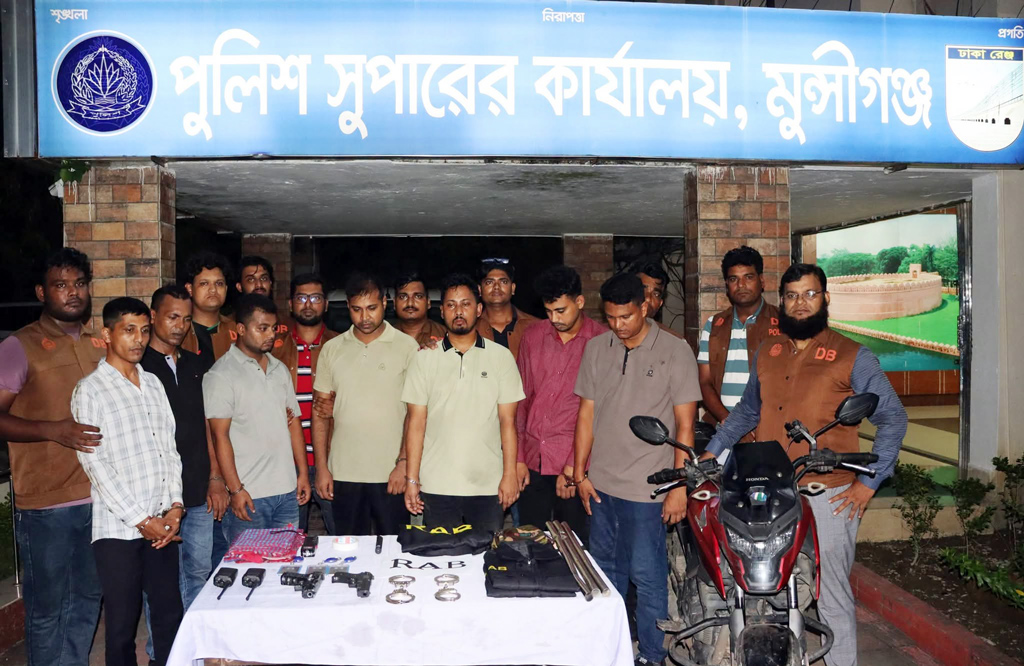 র‌্যাব পরিচয়ে ডাকাতির প্রস্তুতি, দুই চাকরিচ্যুত সেনাসদস্যসহ গ্রেপ্তার ৭