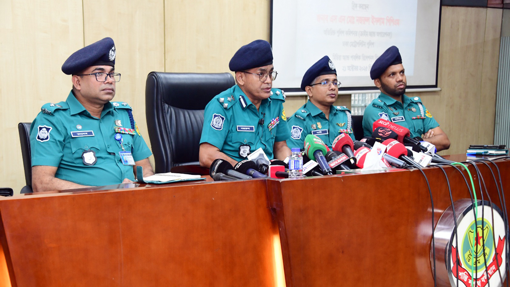 ত্রিভুজ প্রেম থেকে মুক্তি পেতেই জোবায়েদকে হত্যার পরিকল্পনা করে ছাত্রী: পুলিশ
