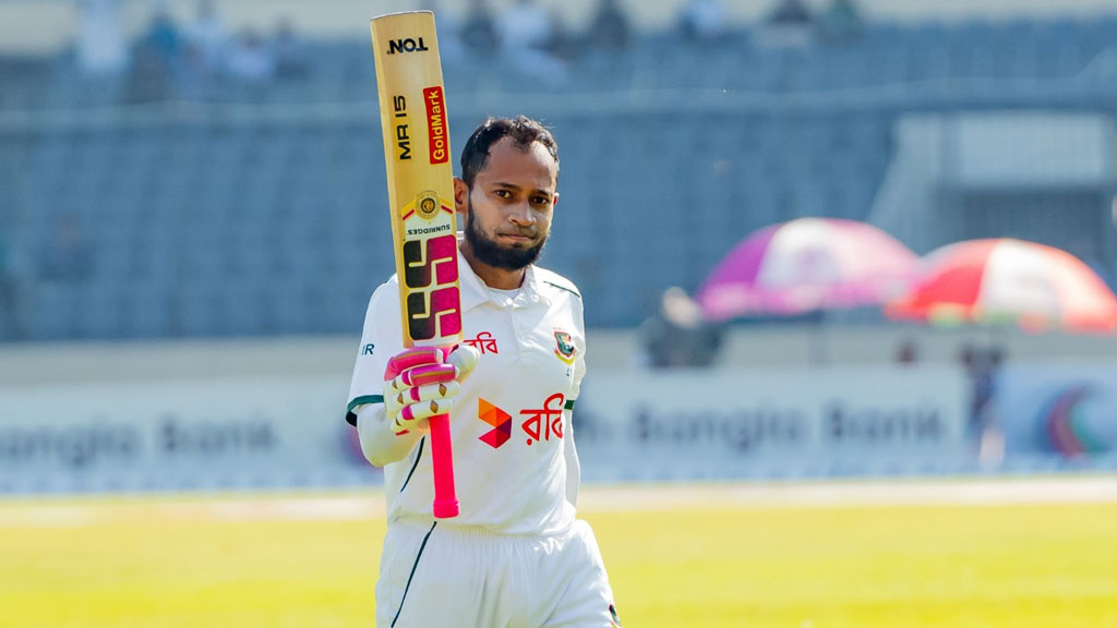 শততম টেস্টের সেঞ্চুরি দাদা-দাদি, নানা-নানিকে উৎসর্গ করলেন মুশফিক