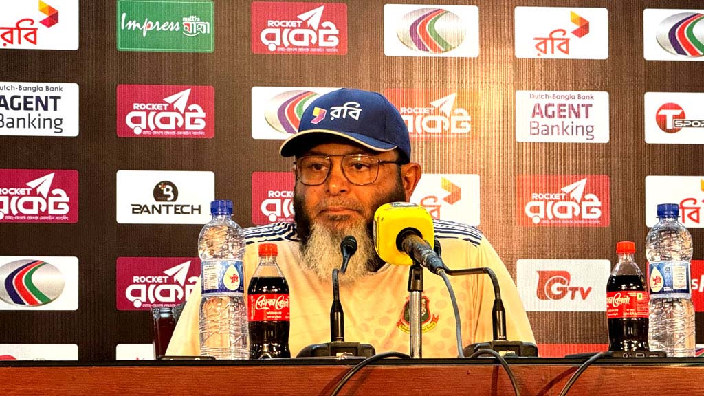 লিটন-রিজওয়ানের তর্কের আসল খবর জানালেন পাকিস্তানি কোচ