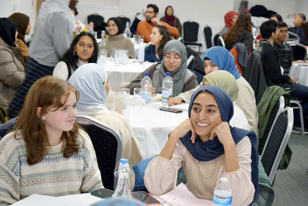 ব্রিটিশ গণমাধ্যম মুসলিমদের প্রতি পক্ষপাতদুষ্ট আচরণ করে: গবেষণা