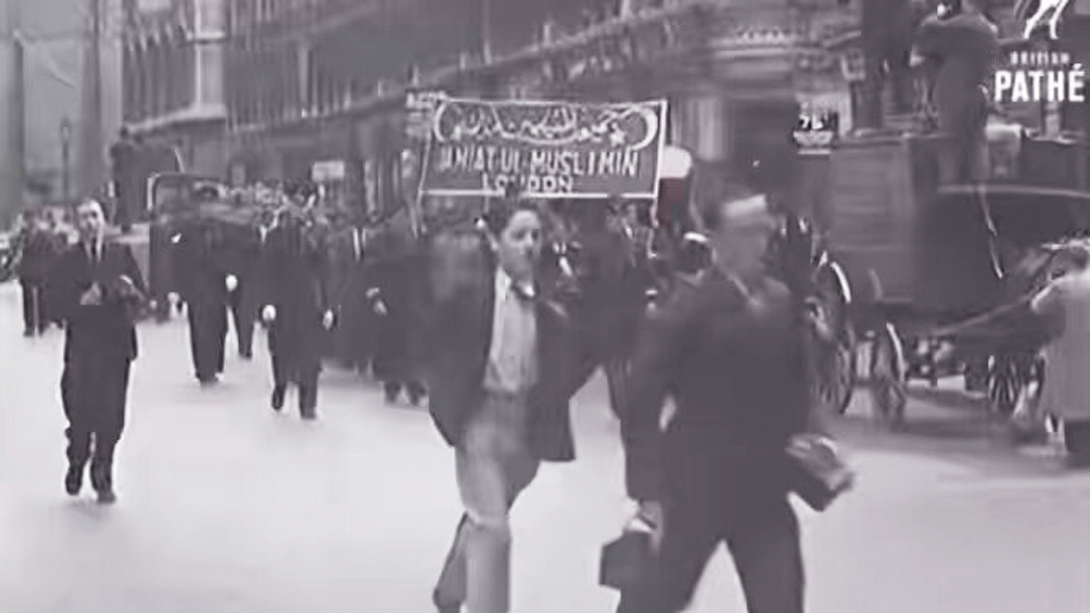 ১৯৩৮ সালে লন্ডনে মুসলিম শ্রমজীবীদের বিশাল বিক্ষোভের নেপথ্যে কী ছিল