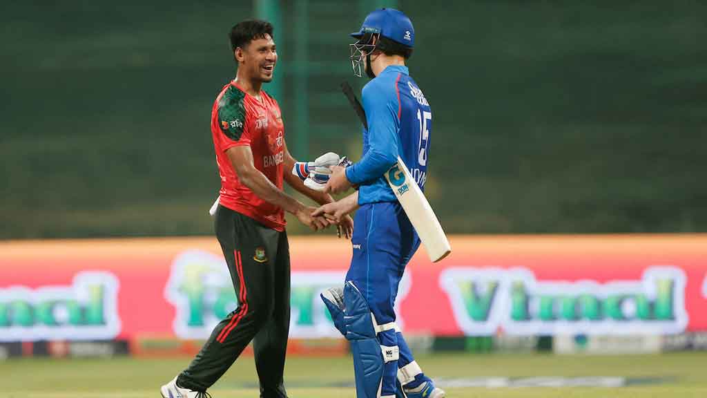 ‘মোস্তাফিজের দিকে যেন নজর না লাগে’