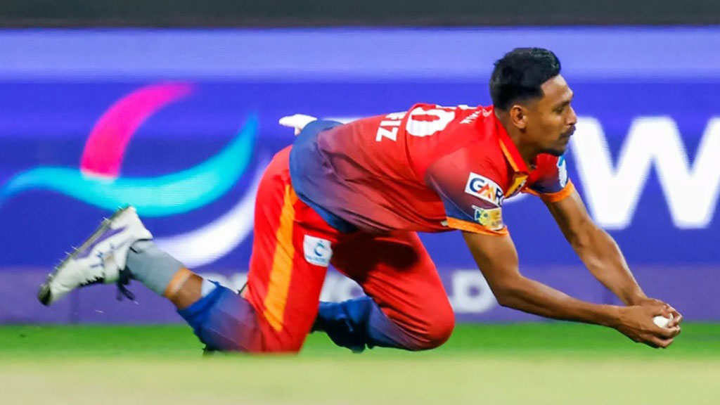 আইএল টি-টোয়েন্টিতে মোস্তাফিজের বাজে দিন