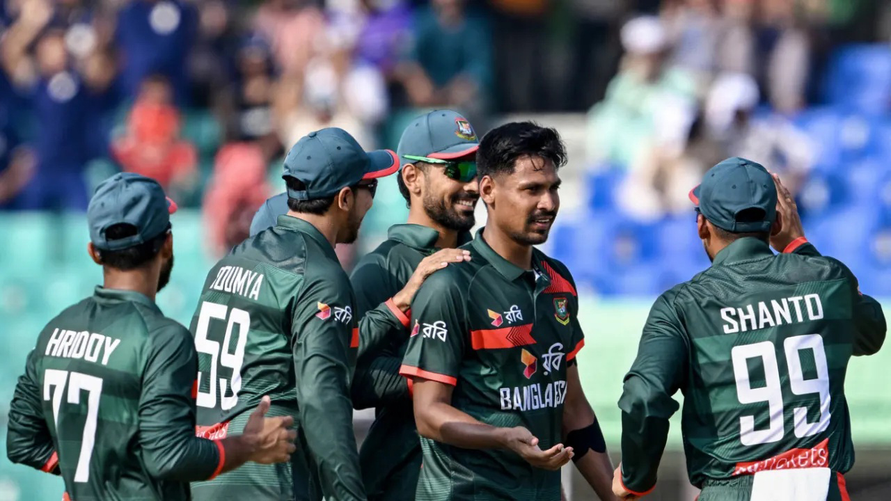 তাসকিন-মোস্তাফিজে কাঁপছে অস্ট্রেলিয়া