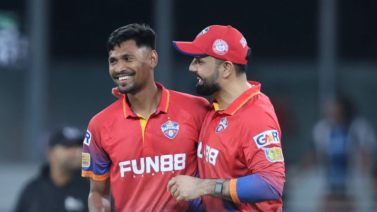 ফের মোস্তাফিজের ২ উইকেট, জয়ের অপেক্ষা ফুরাল দুবাইয়ের