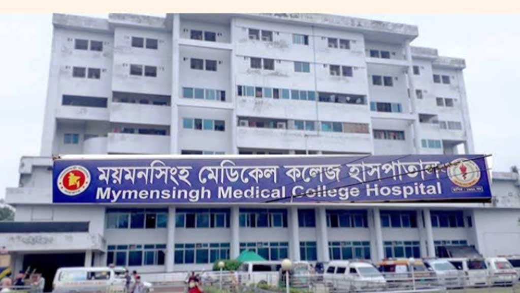 ভাতিজার সঙ্গে পরকীয়া সন্দেহে স্ত্রীকে কুপিয়ে নিজেরও গলা কাটলেন স্বামী