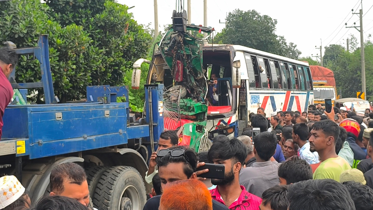 ময়মনসিংহে সড়ক দুর্ঘটনা: নিহত ৭ জনের চারজন একই পরিবারের