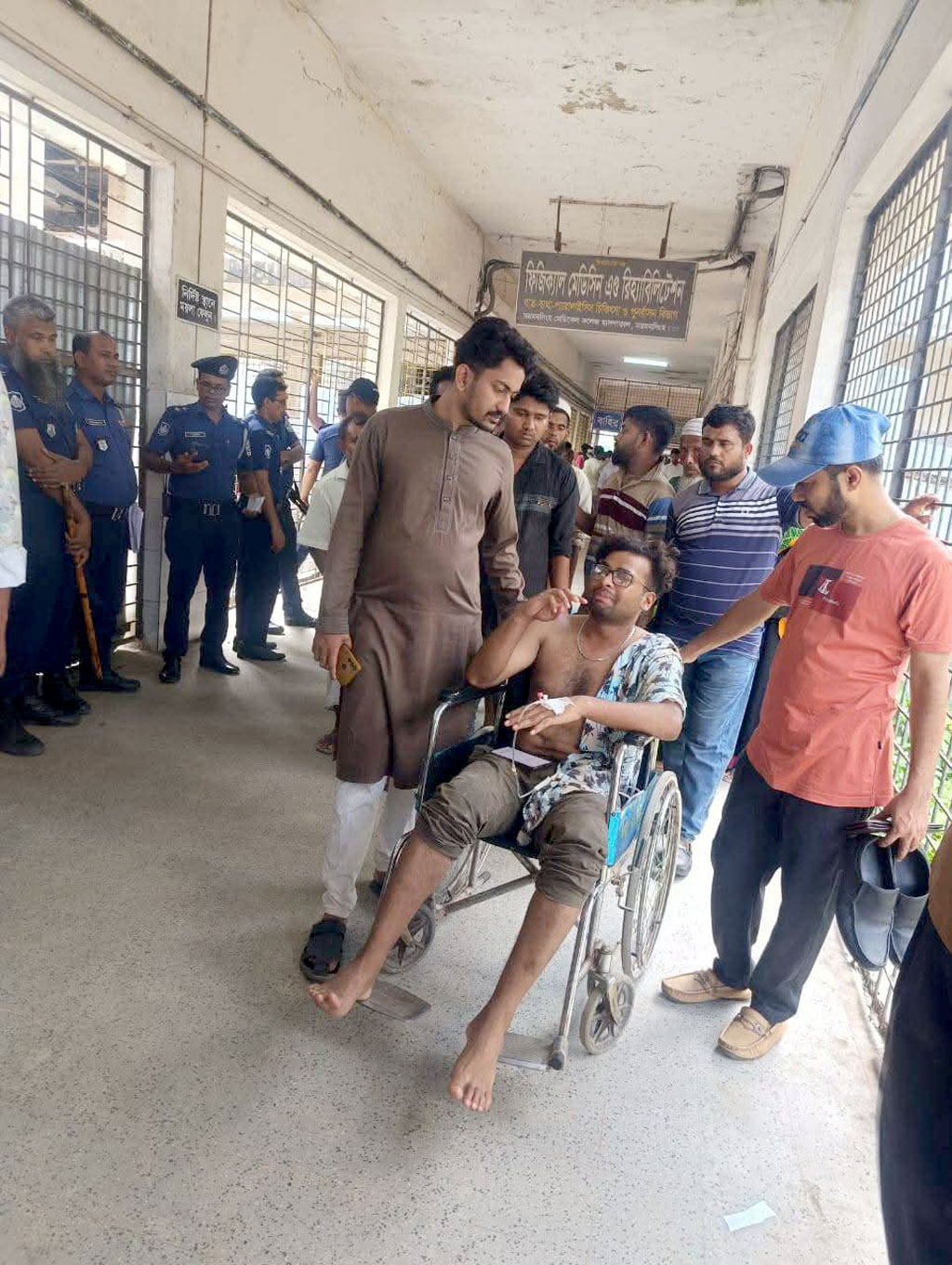 বৈষম্যবিরোধী আন্দোলনের নেতা ছুরিকাঘাতে আহত